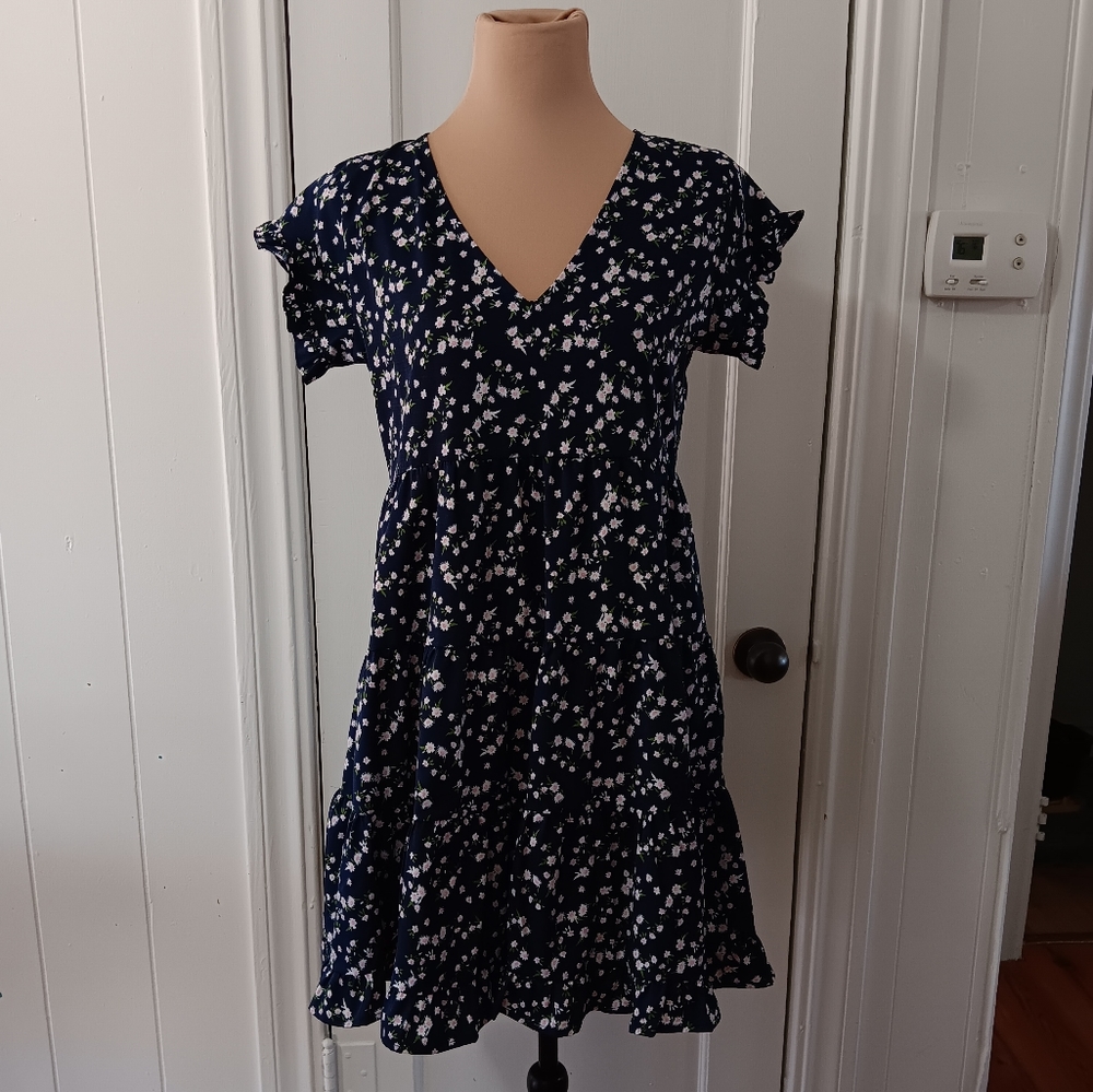 Style House Floral Ruffled Sleeve Tiered Dress Junior Women's Size Medium